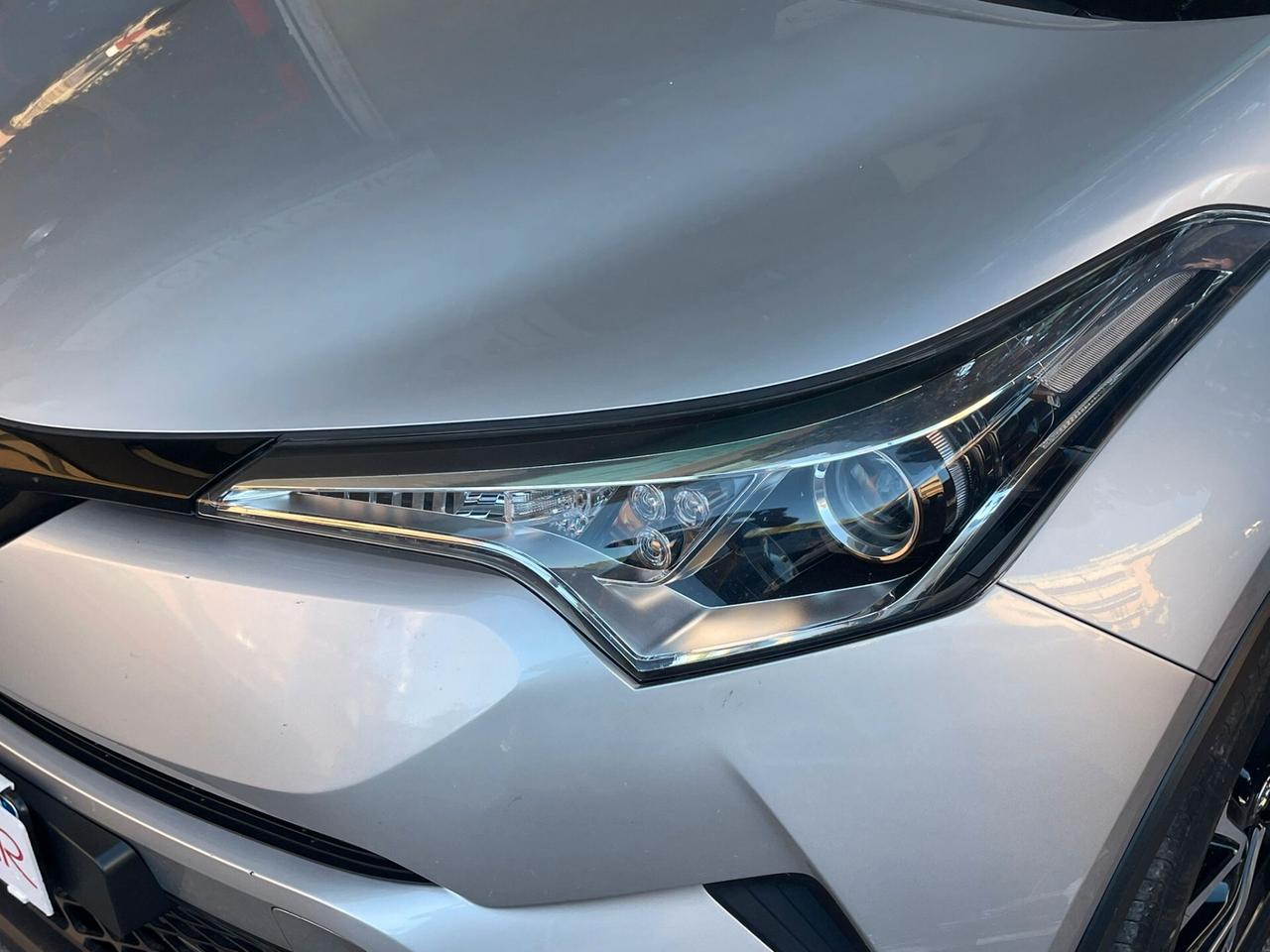 Toyota C-HR 1.8 Hybrid E-CVT Style+