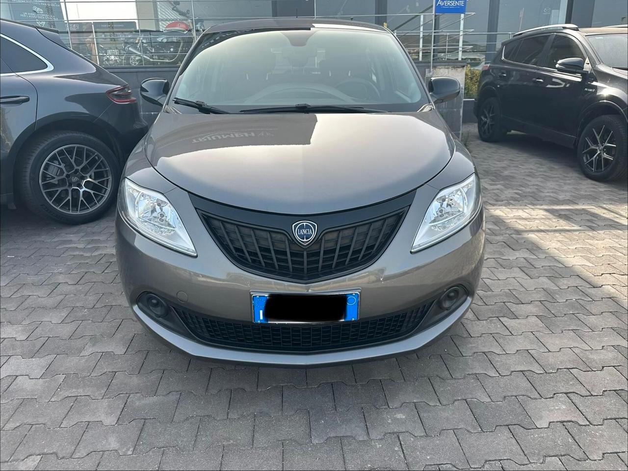 Lancia Ypsilon 1.0 FireFly 5 porte S&S Hybrid Silver