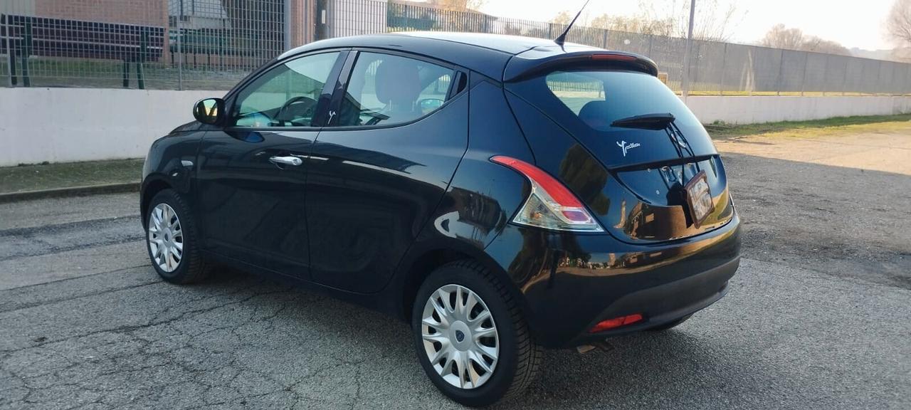 Lancia Ypsilon 1.2 69 CV 5 porte S&S Gold