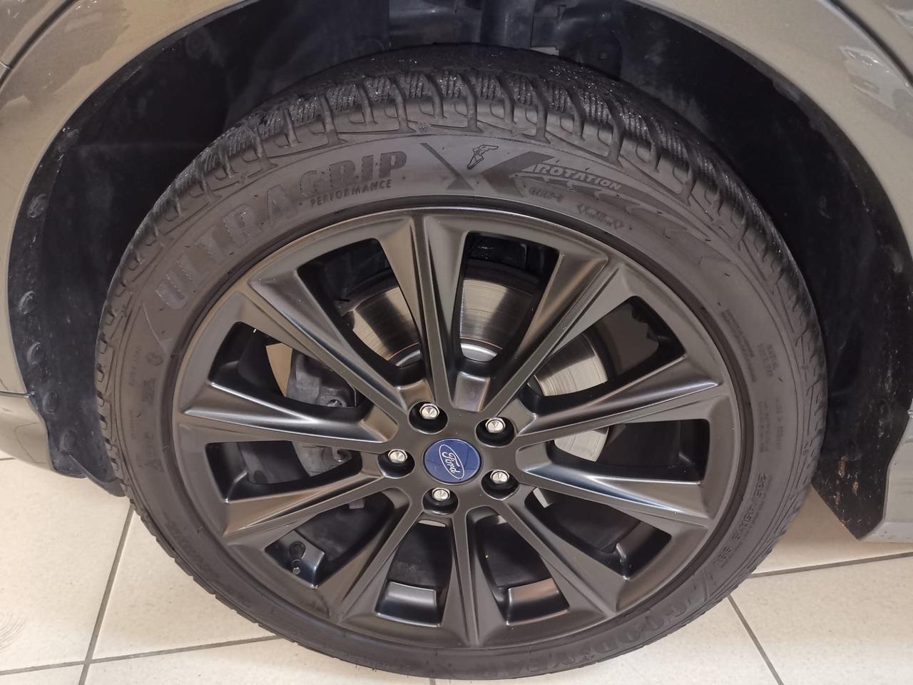 Ford Kuga 2.0 TDCI 180 CV S&S 4WD Powershift Vignale