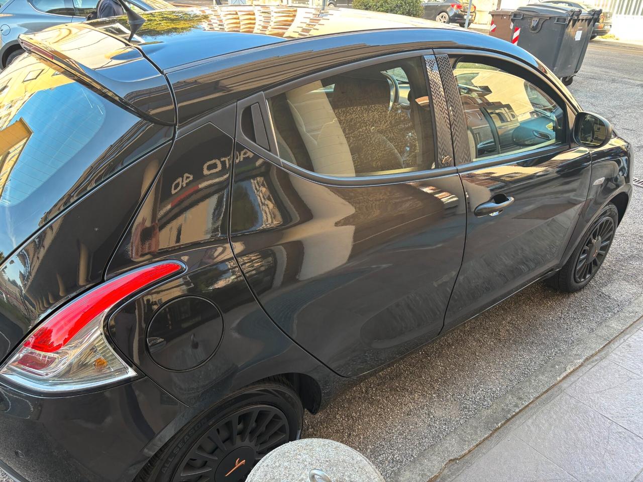 Lancia Ypsilon 1.2 69 CV 5 porte GPL Ecochic Elefantino Blu