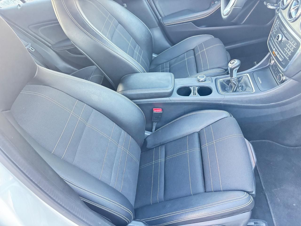 Mercedes-benz GLA 180 d Premium