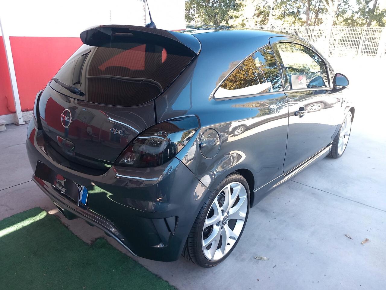 Opel Corsa 1.6 T 192CV 3 porte OPC TENUTA IN AMNIERA MANIACALE PARI AL NUOVO