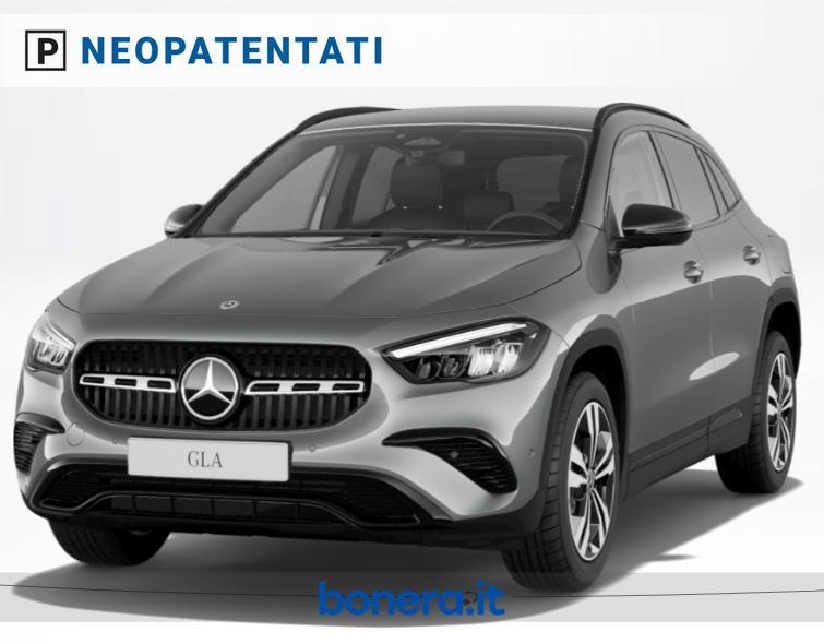 Mercedes GLA 180 180 Progressive Extra 7G-DCT
