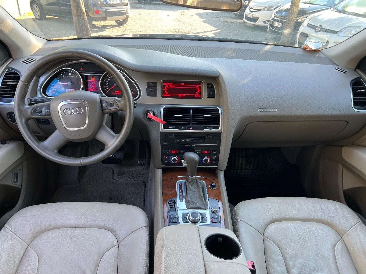 AUDI - Q7 - 3.0 V6 TDI 240 CV F.AP. quattro tip.