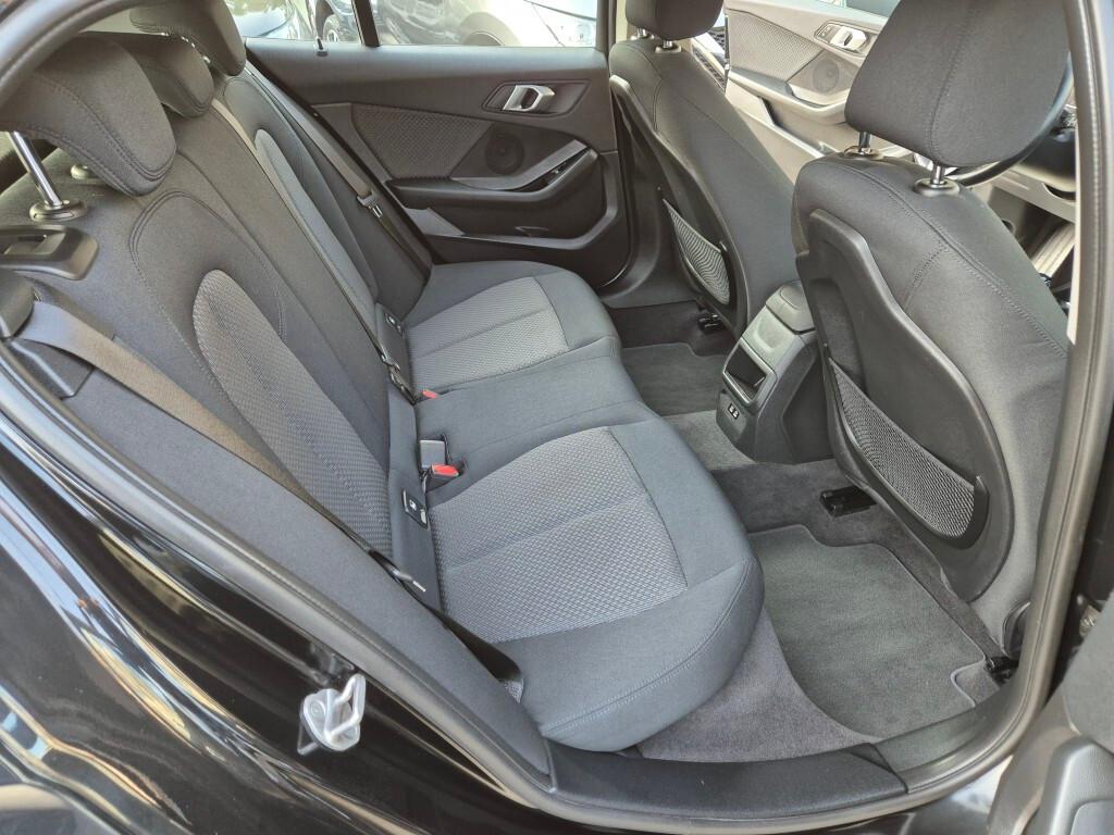 Bmw 116 116d 5p. Business Advantage