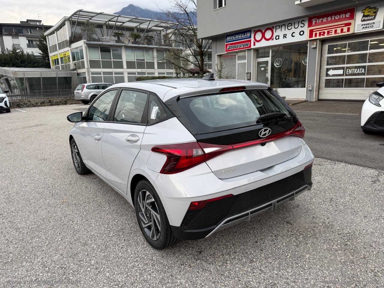 HYUNDAI i20 1.2 MPI MT GPL Connectline LUMEN GREY PEARL