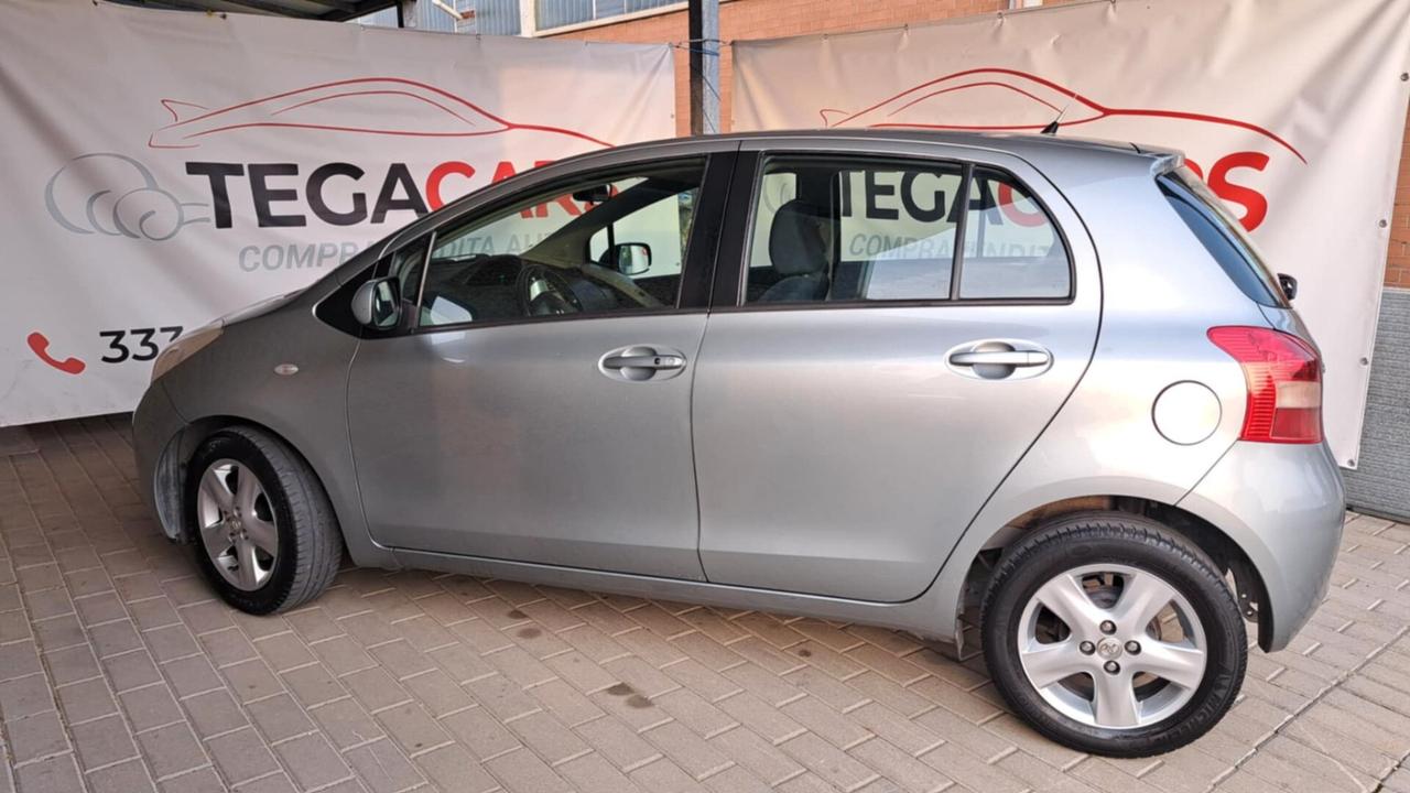 Toyota Yaris 1.3 5 porte