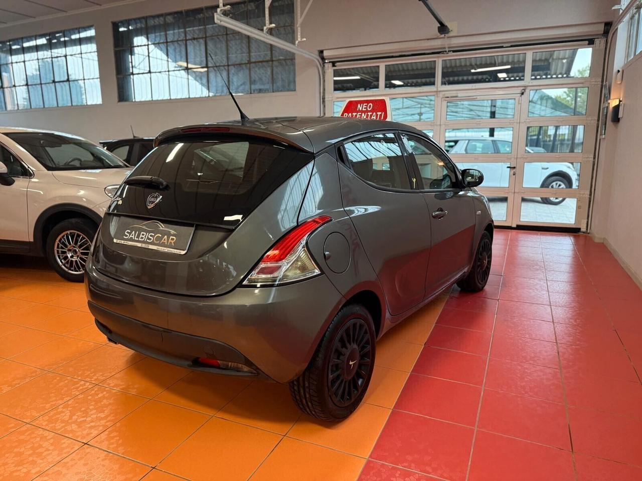 Lancia Ypsilon 1.2 69 CV 5 porte Gold