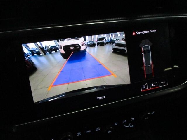 Audi Q3 SUV (35) Blackline 2.0 TDI 150CV S-Tronic