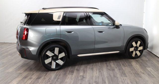 MINI Mini C Favoured Countryman