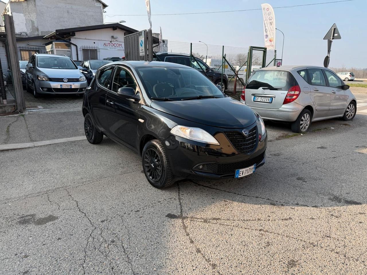 Lancia Ypsilon 0.9 TwinAir 85 CV 5 porte GPL Ecochic Gold