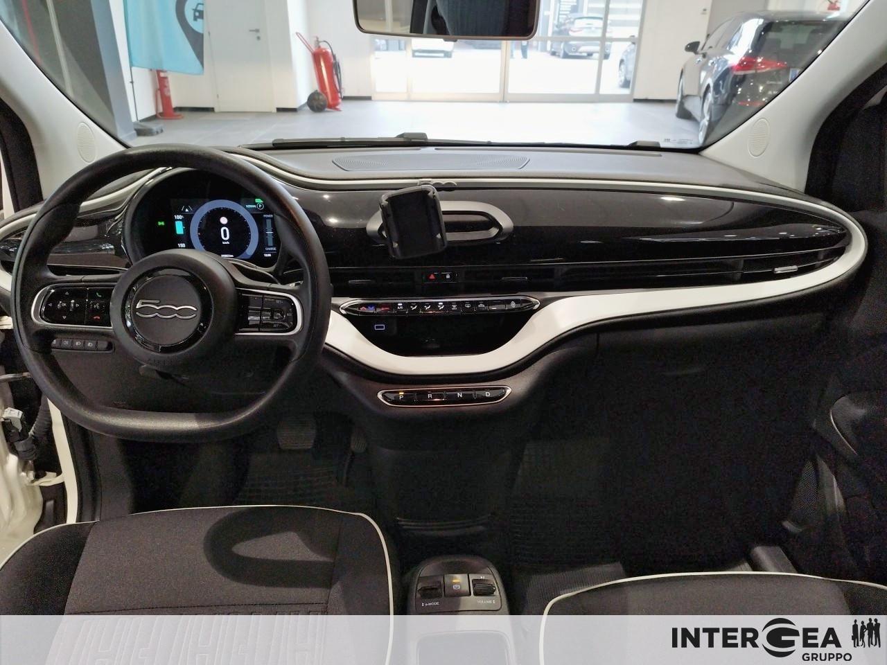 FIAT 500e 23,65 kWh Action