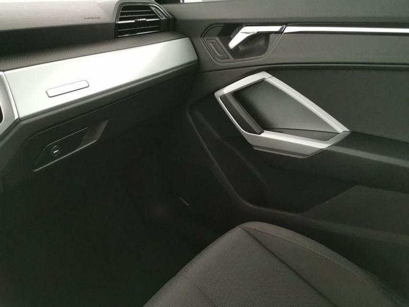 Audi Q3 35 2.0 tdi Business Advanced s-tronic