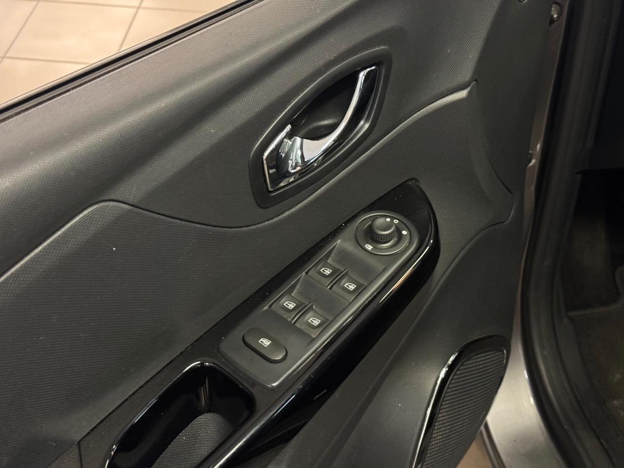 RENAULT CAPTUR 1.5cc 90CV DIESEL AUTO NEOPATENTATI