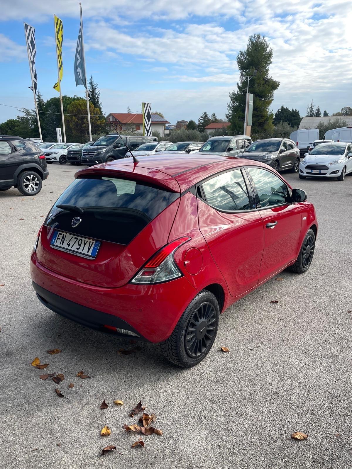 Lancia Ypsilon 1.2 69 CV 5 porte GPL Ecochic Gold