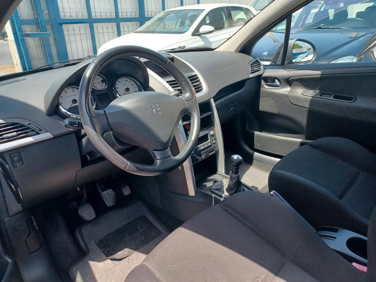 Peugeot 207 1.4 88CV 3p. ONE Line