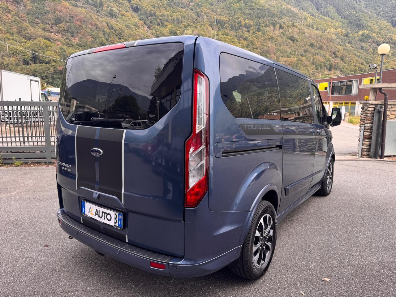Ford Tourneo Custom 320 2.0 TDCi 185CV aut. PC Titanium