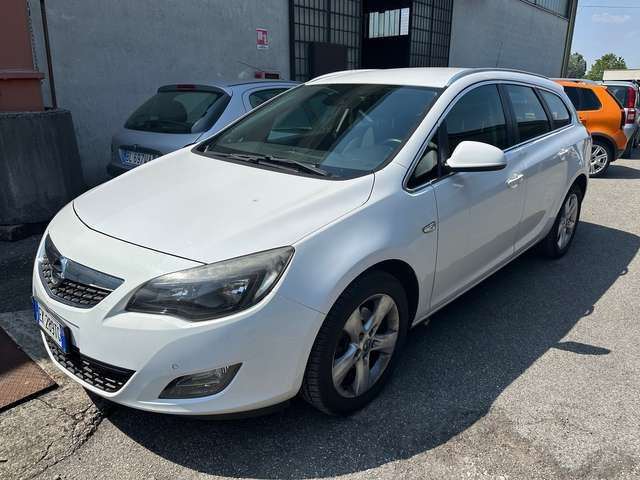 Opel Astra Sports Tourer 2.0 cdti Cosmo 165cv