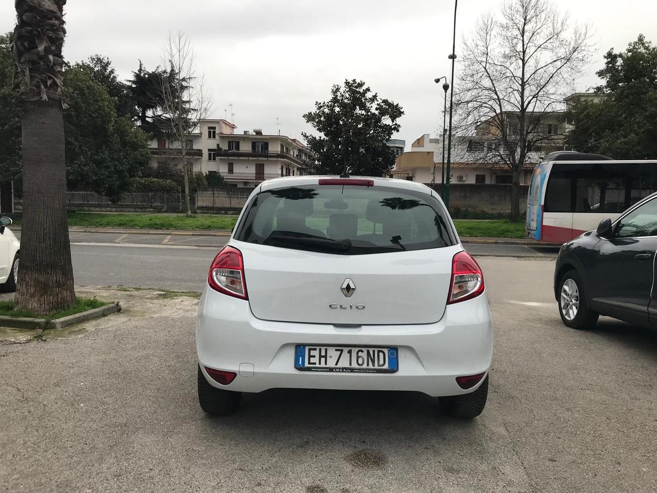 Renault Clio 1.2 16V 3 porte Live! Auto pari al nuovo