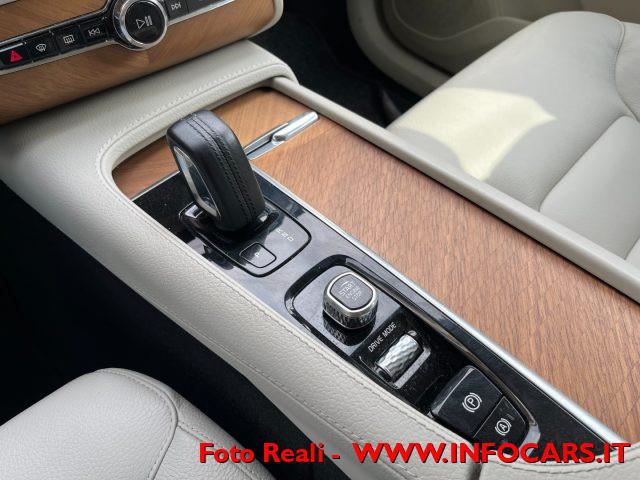 VOLVO XC90 B5 (d) MHEV AWD Geartronic Momentum PROMO
