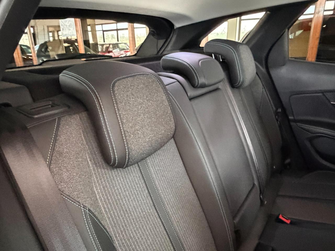 Peugeot 3008 1.5 BLUEHDI 130 cv. ALLURE (Nav)