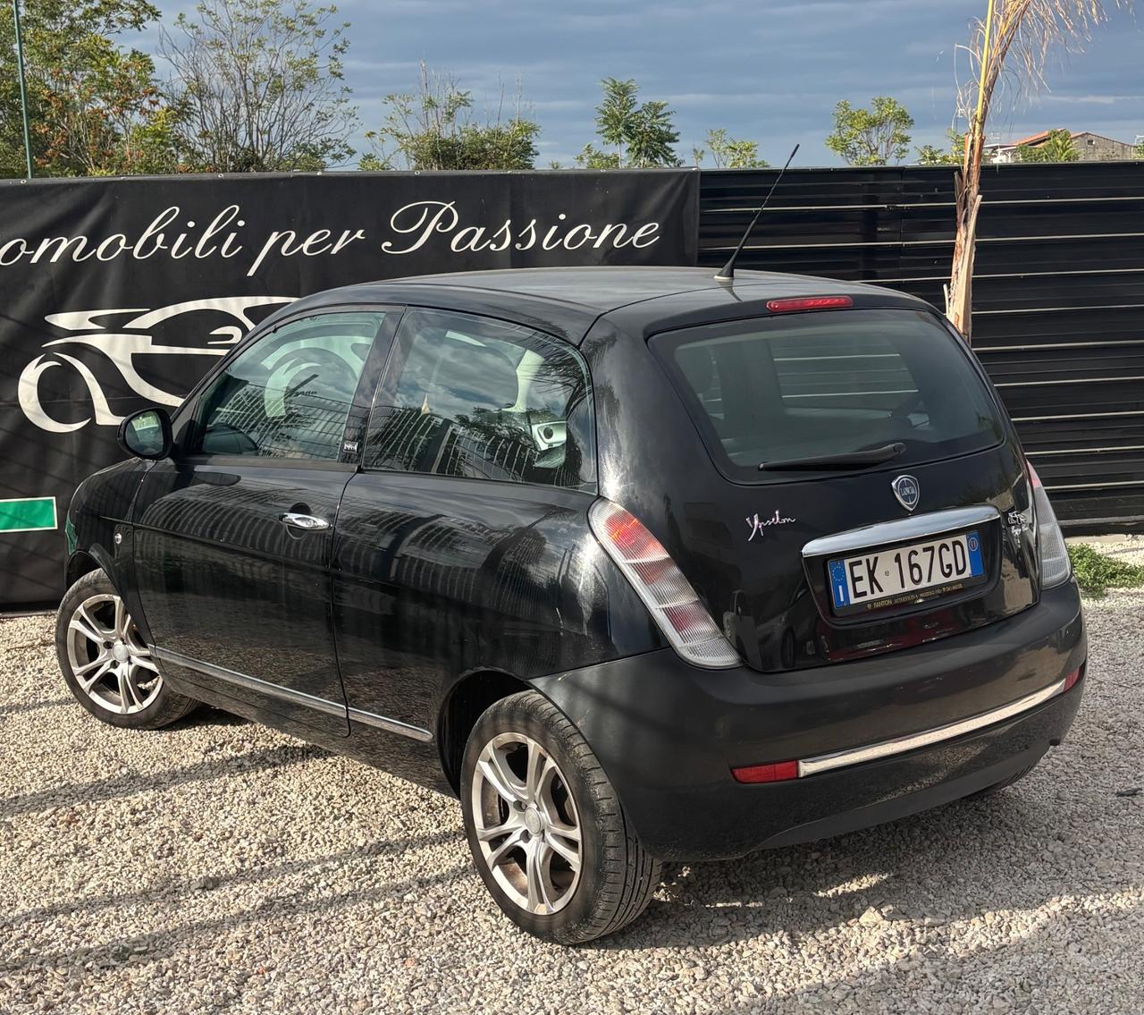Lancia Ypsilon 1.2 69 CV Unyca