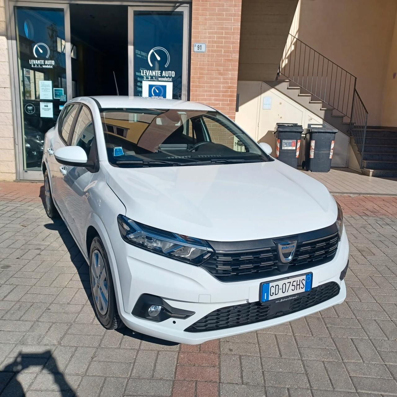 46.883KM COME NUOVA SANDERO 1.0 NEOPATENTATI