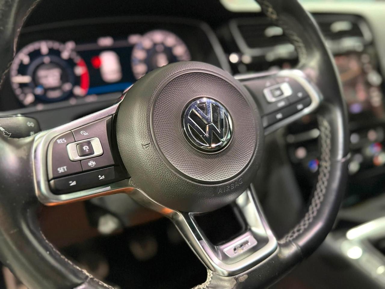 Volkswagen Golf 7.5 R-line 1.6 TDI 116cv 2019