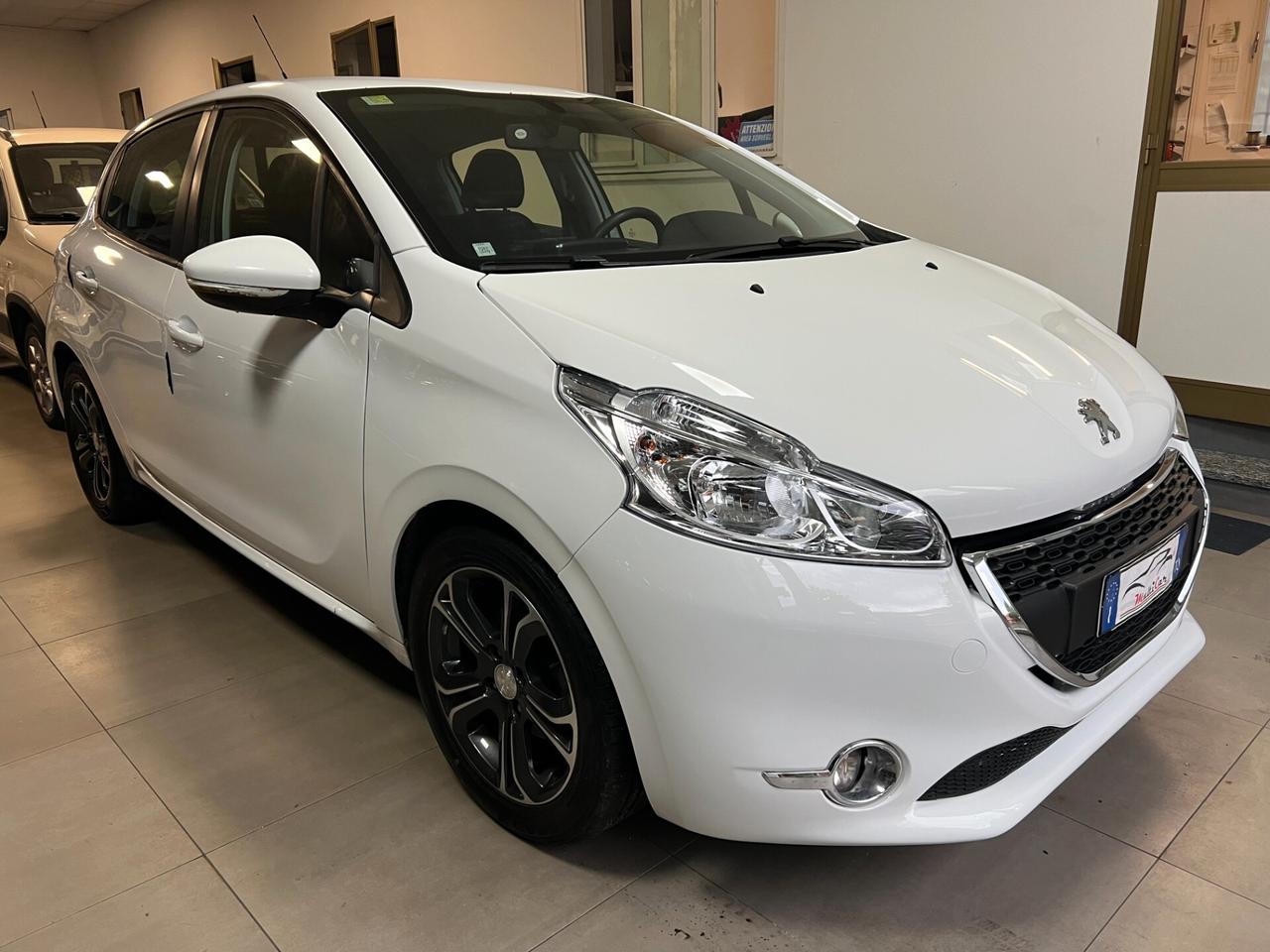 Peugeot 208 PureTech 82 5p. GPL Allure