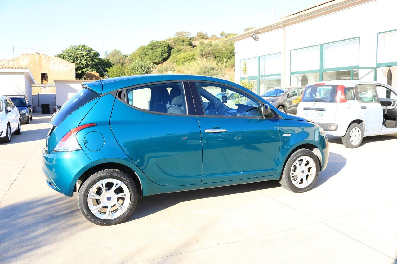 Lancia Ypsilon 1.2 69 CV 5 porte Gold