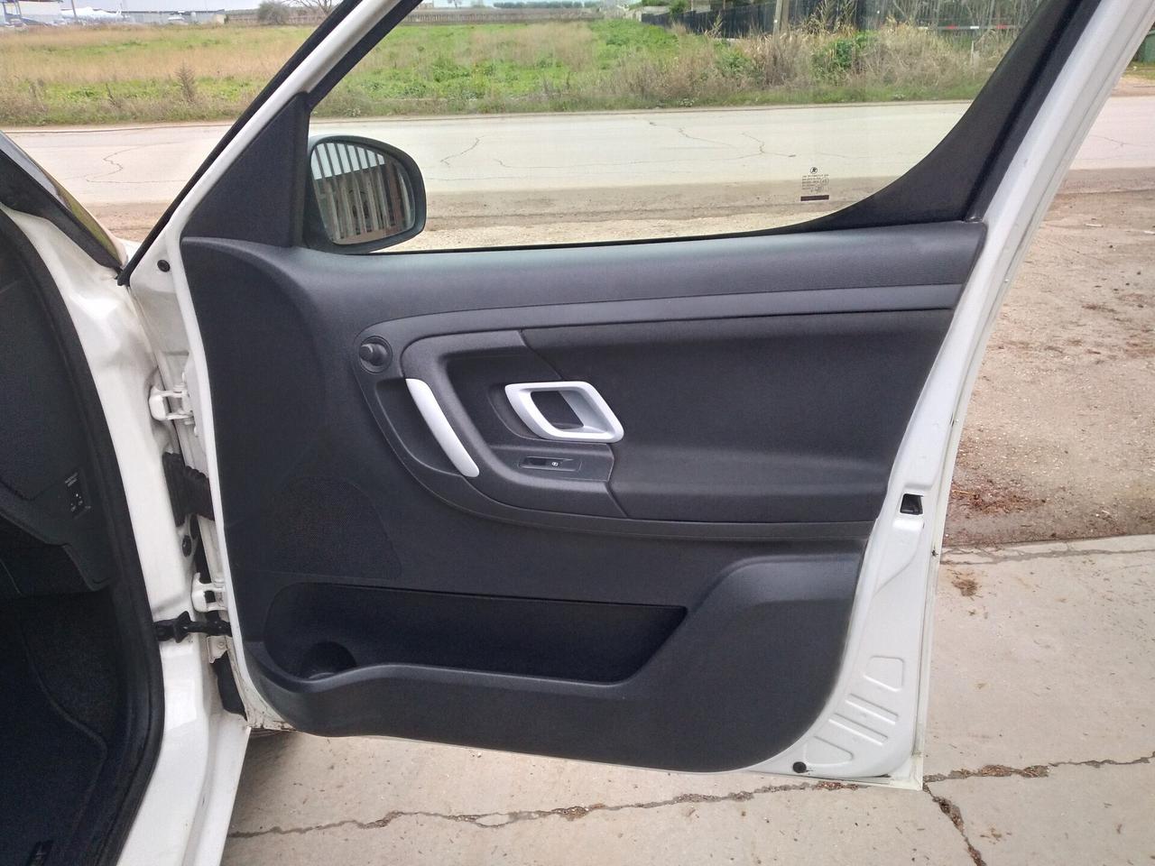 Skoda Roomster 1.4 TDI 80CV Sport