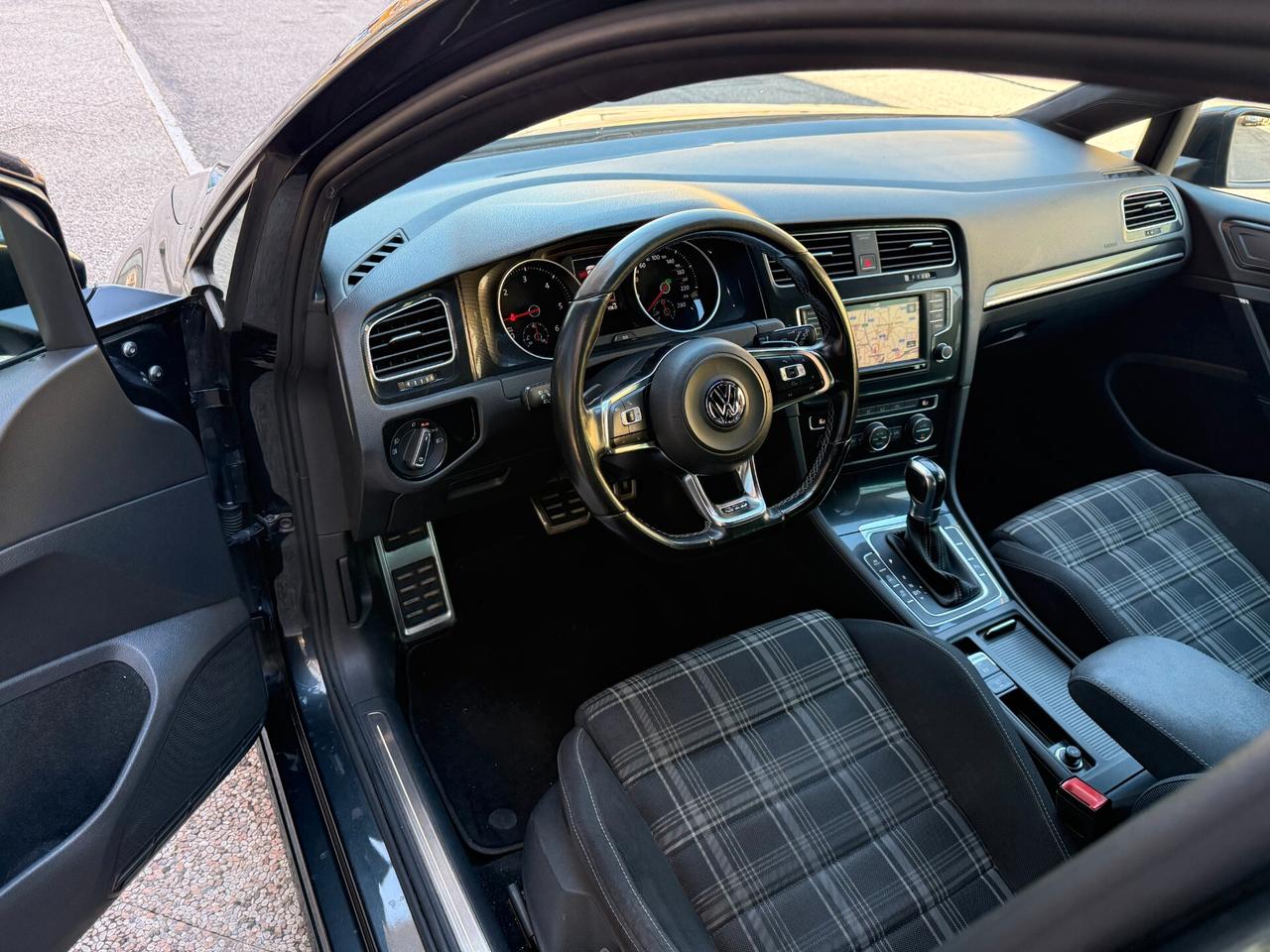 Volkswagen Golf GTD 2.0 TDI DSG 5p. 184cv ""MOLTO BELLA ED EFFICIENTE""