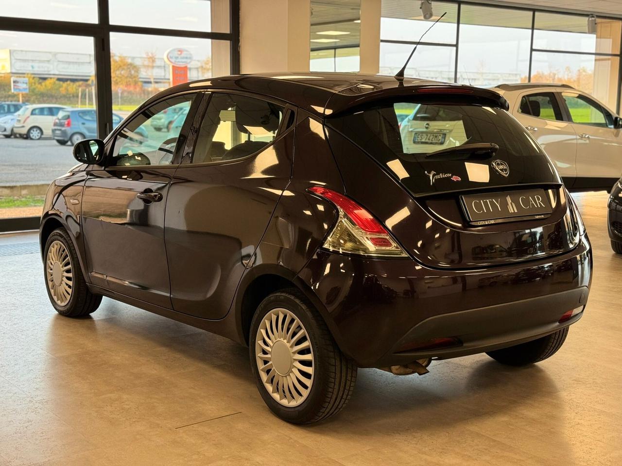 Lancia Ypsilon 1.2 69 CV 5 porte S&S Platinum