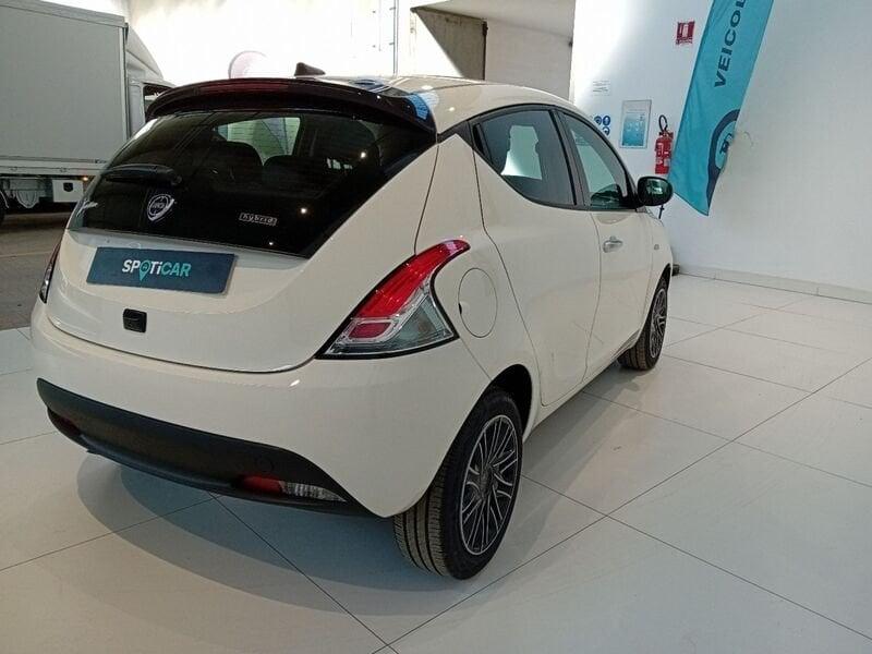 Lancia Ypsilon 1.0 FireFly 5 porte S&S Hybryd Gold