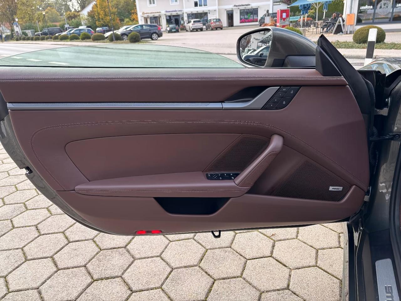 Porsche 911 Carrera Cabriolet