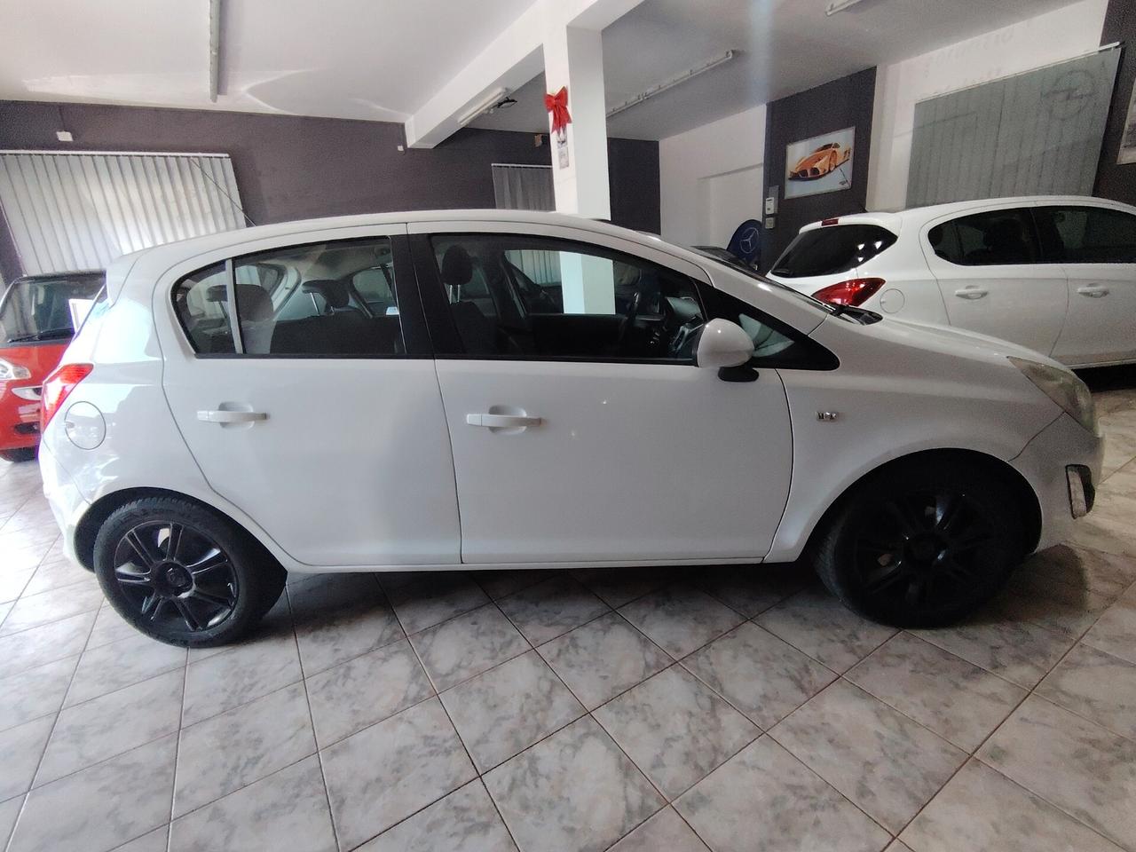 Opel Corsa 1.2 85CV 5 porte GPL-TECH Edition