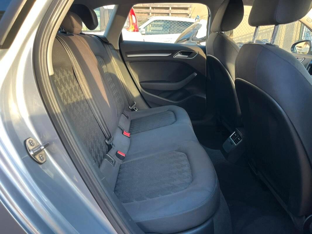 Audi A3 1.6 tdi Business 110cv s-tronic E6