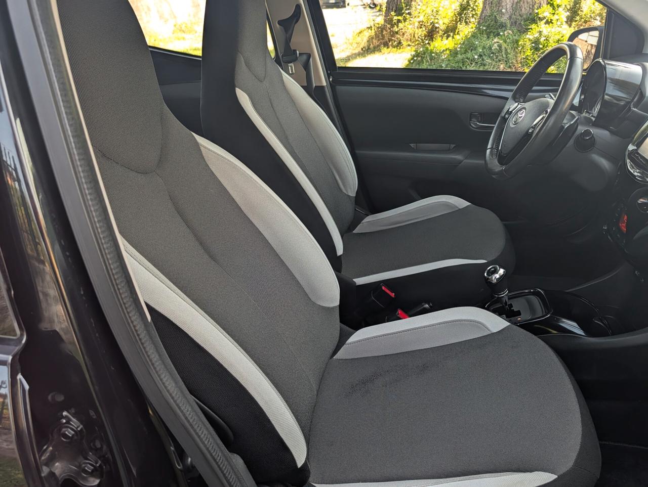Toyota Aygo 1.0 VVT-i 69 CV 3 porte x-clusiv MMT