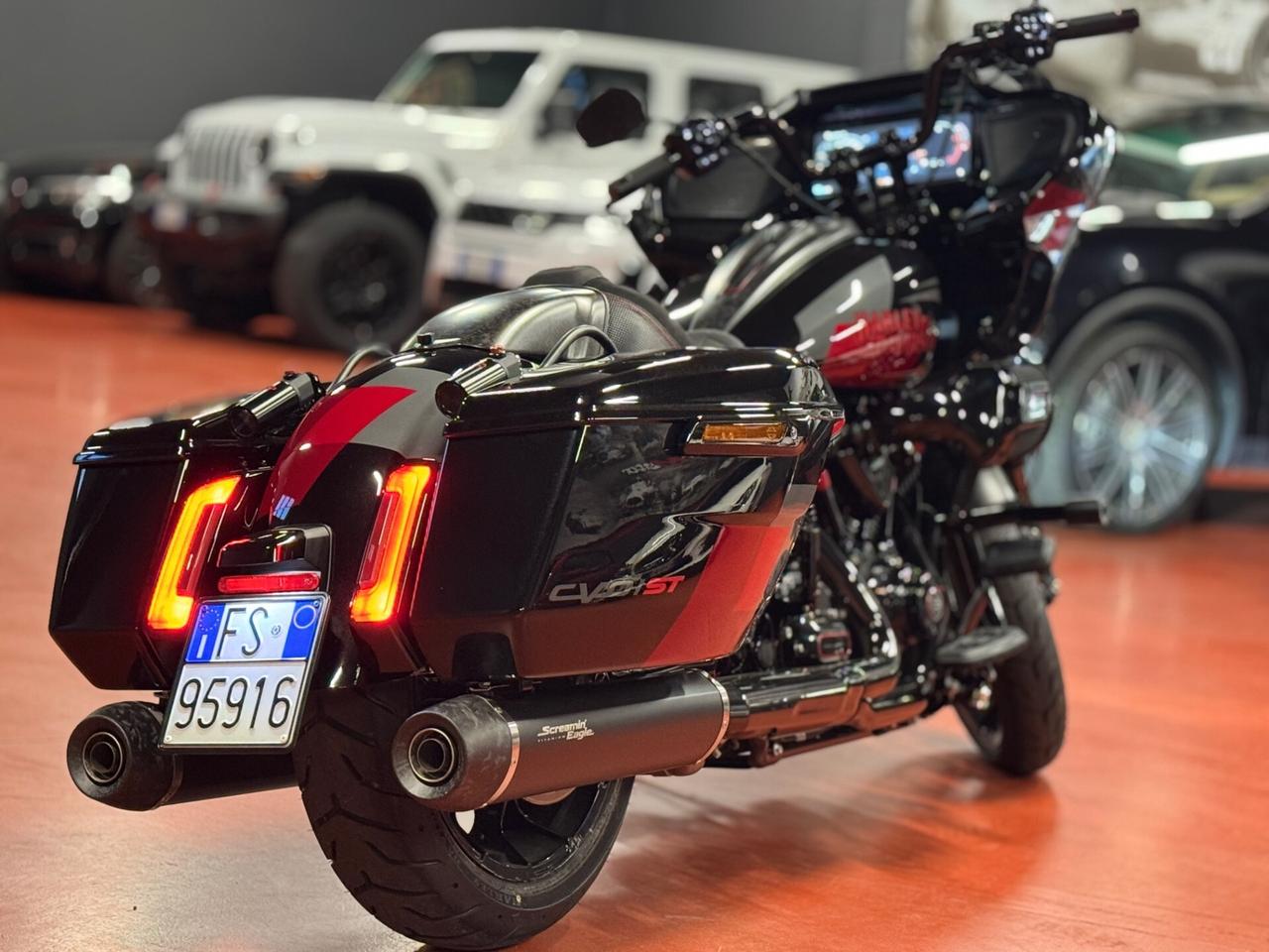 Harley-davidson Street Glide C.V.O. CVO ST