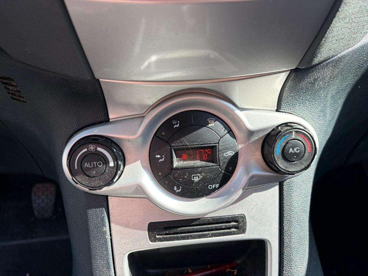 Ford Fiesta 1.2 82 CV 5 porte Titanium