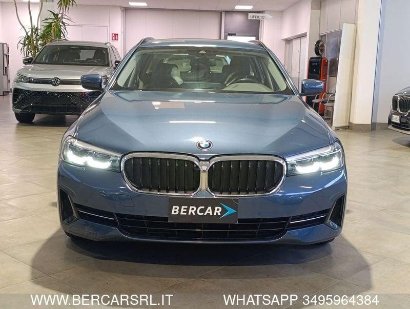 BMW Serie 5 520d 48V xDrive Business*LED*PACCHETTO LUCI*SEDILI IN PELLE*PDC*TELECAMERA*