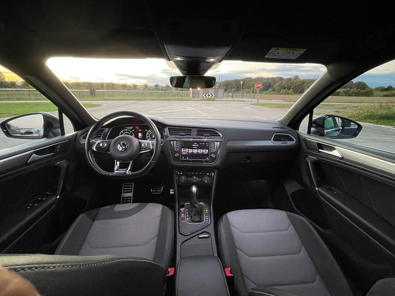 Volkswagen Tiguan 2.0 TDI R LINE SCR DSG BMT