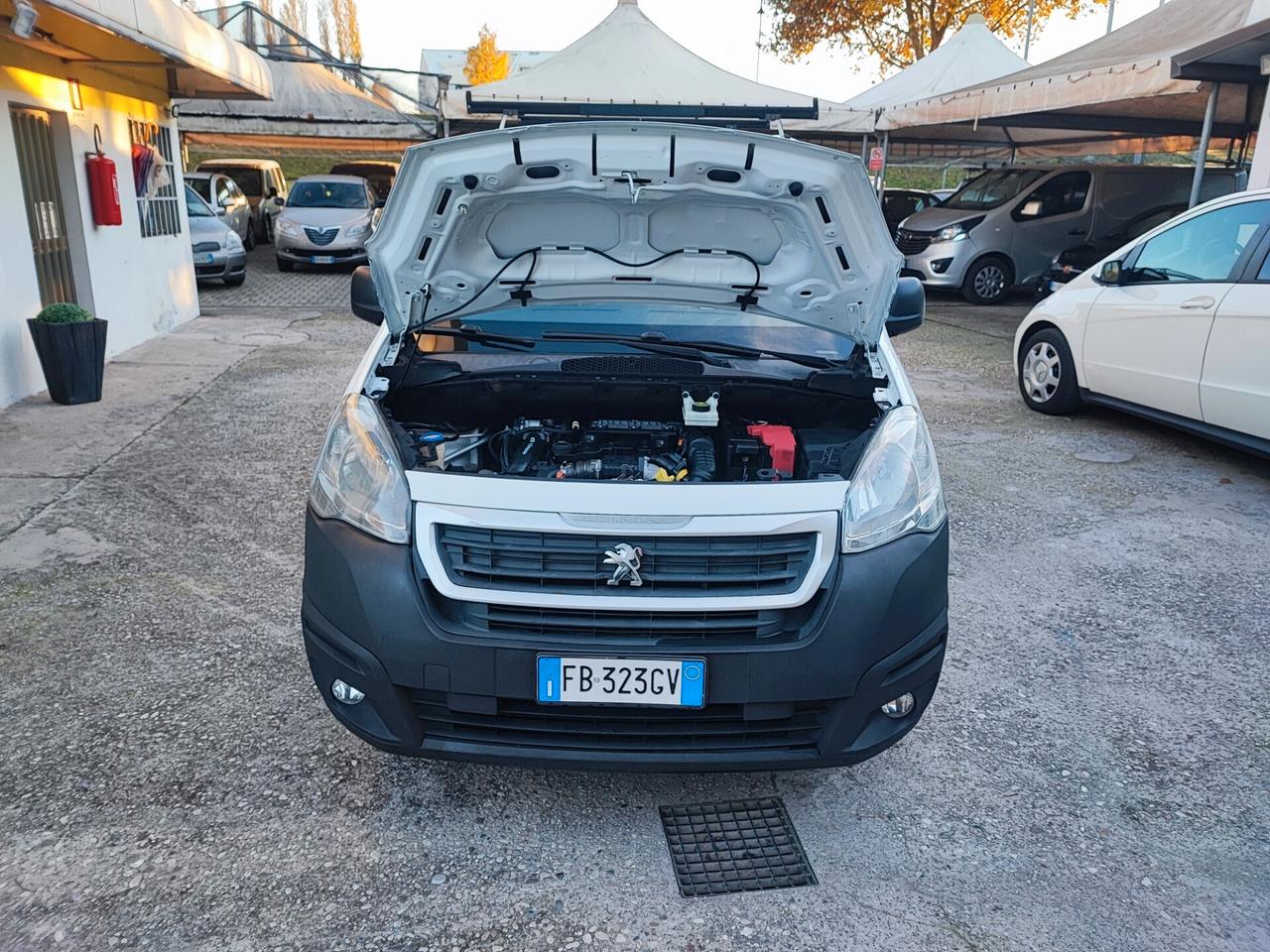 Peugeot Partner 3 Posti Euro 6 IVA COMPRESA