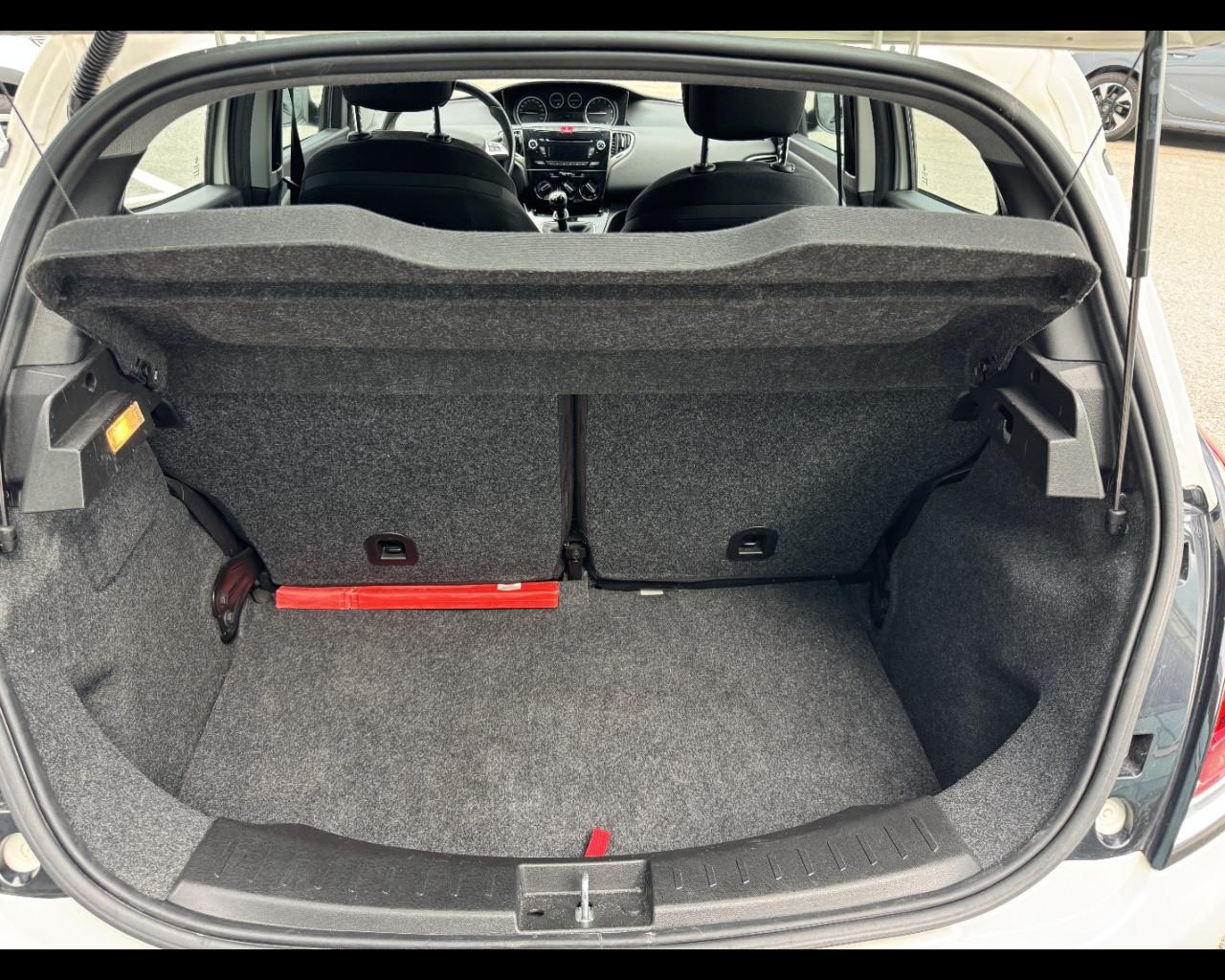 LANCIA Ypsilon 3ª serie - Ypsilon 1.2 69 CV 5 porte Gold