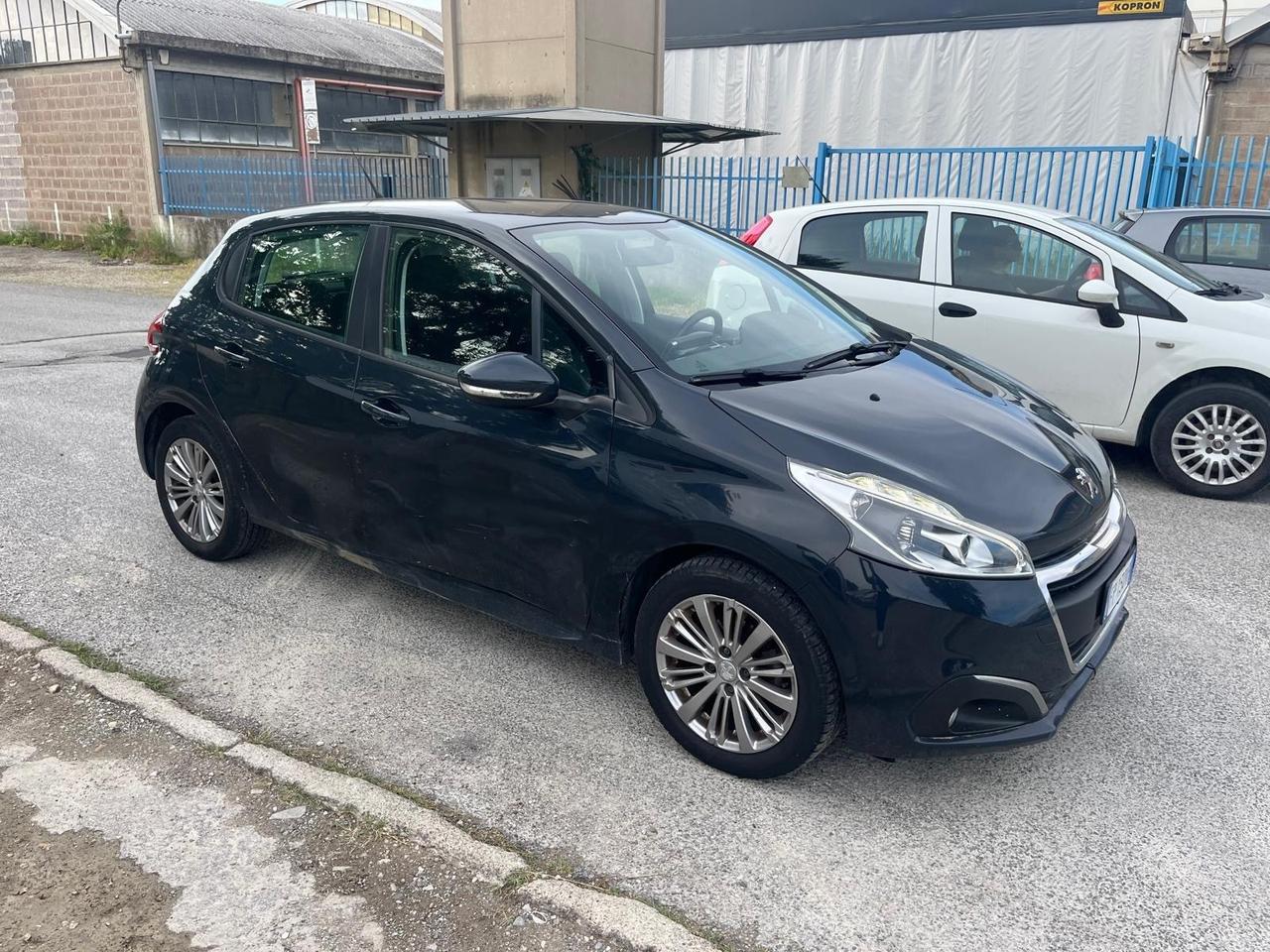Peugeot 208 PureTech 82 5 porte Allure