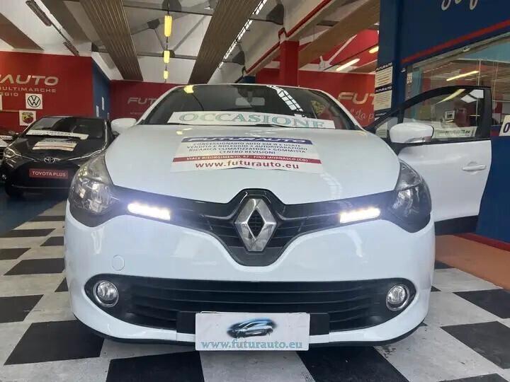 RENAULT CLIO "COSTUME NATIONAL" 1.2 BENZINA - NEOPATENTATI - UNICO PROPRIETARIO - GARANZIA
