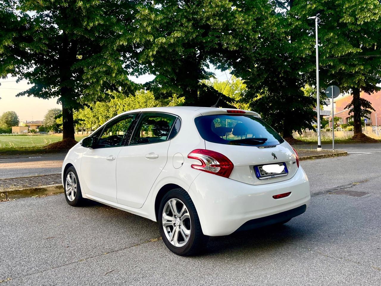 Peugeot 208 1.2 benzina
