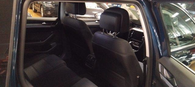 VOLKSWAGEN Passat VAR. 2.0 TDI DSG Business VIDEO LED