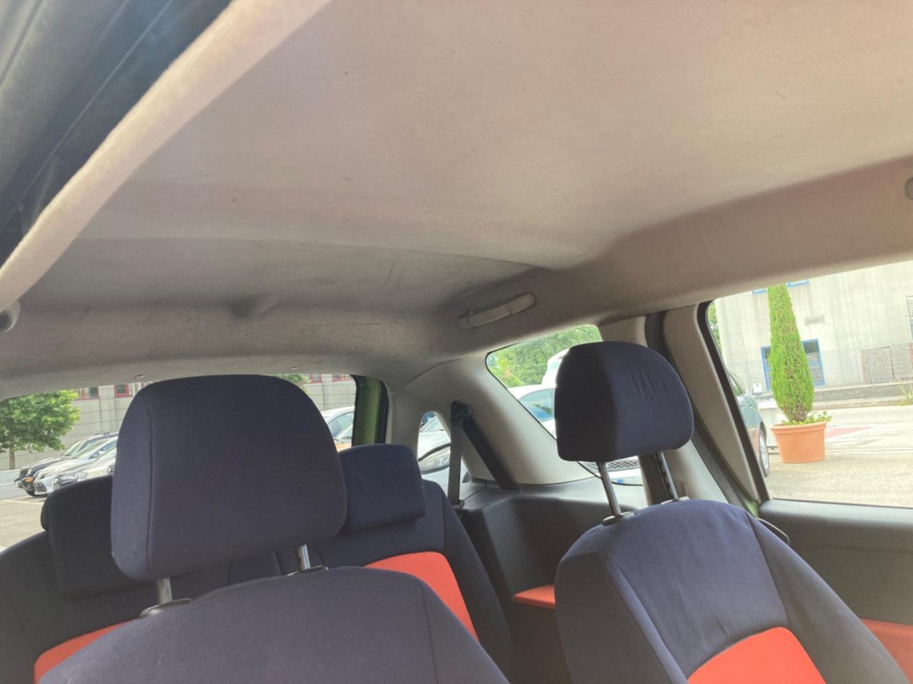 PEUGEOT 1007 1.4 HDI (KM 152.687)